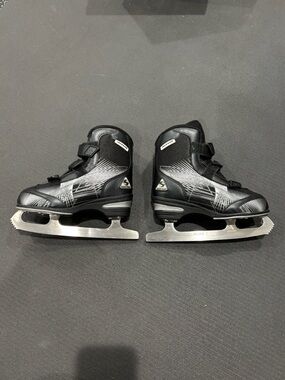 Jackson Ultima Softec Tri-Grip Recreational Ice Skates Kids Size 1